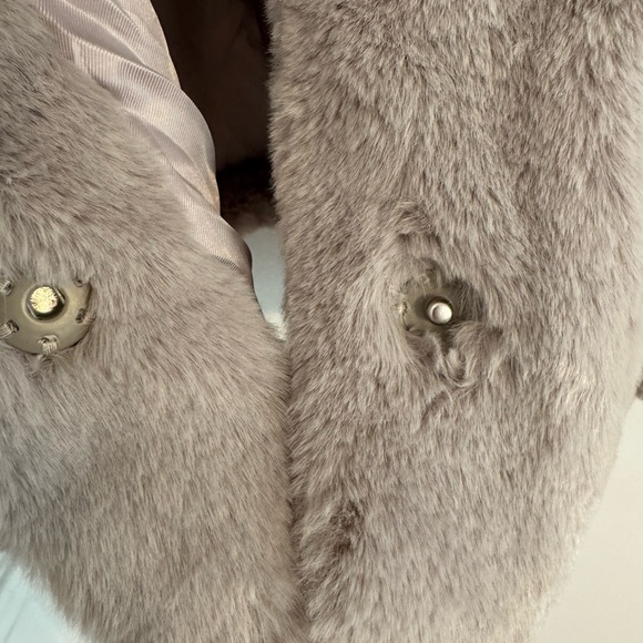 Abercrombie & Fitch Faux Fur Jacket - Soft Gray/Tan Women’s Size L - Picture 4 of 11